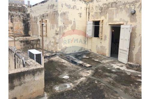 LUQA - TOWNHOUSE