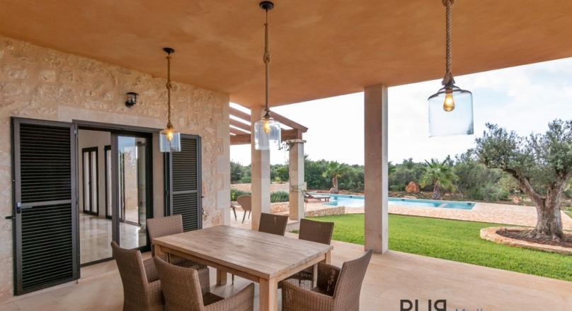 Cala Mondrago. New building. Finca. 5 bedrooms, 5 bathrooms. Classic, but high-tech.