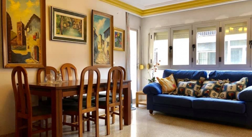 Apartment with elevator for sale 600 meters from Plaza de España