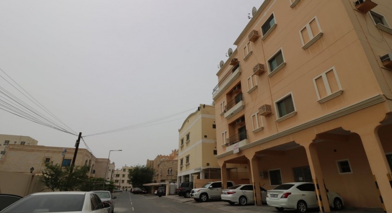 Spacious Three bedrooms Unfurnished flat for rent in Galali