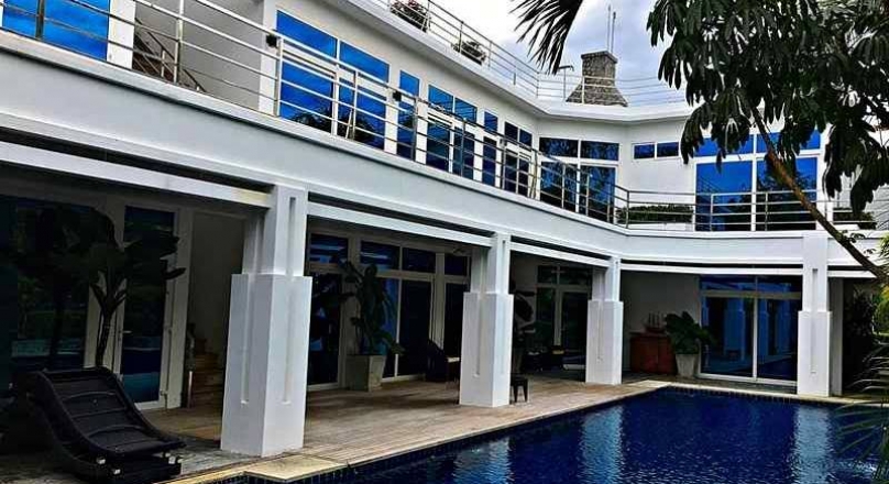 Luxury Modern Style Pool Villa for sale in Huay Yai