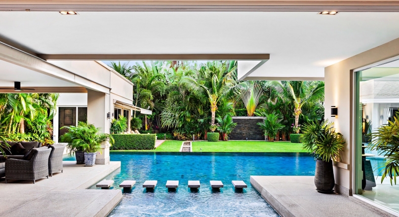 Contemporary Luxury, moderns style pool villa for sale