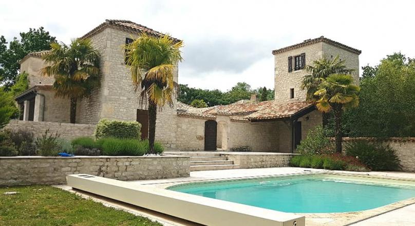 House for sale 11 rooms 380 m² in Montcuq