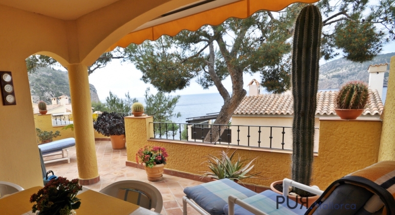 1a Location in Camp de Mar. Direct access to the sea. Sea views. Well maintained apartment.