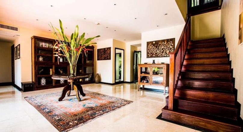 Phuket quality real estate presents this beautiful villa