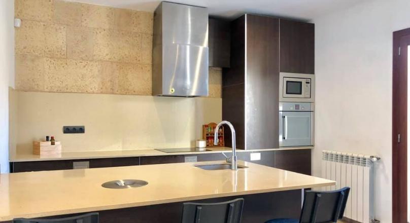 OPPORTUNITY!! SEMINUEVA HOUSE