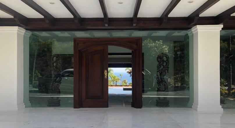 Spectacular villa for sale in the Marbella area