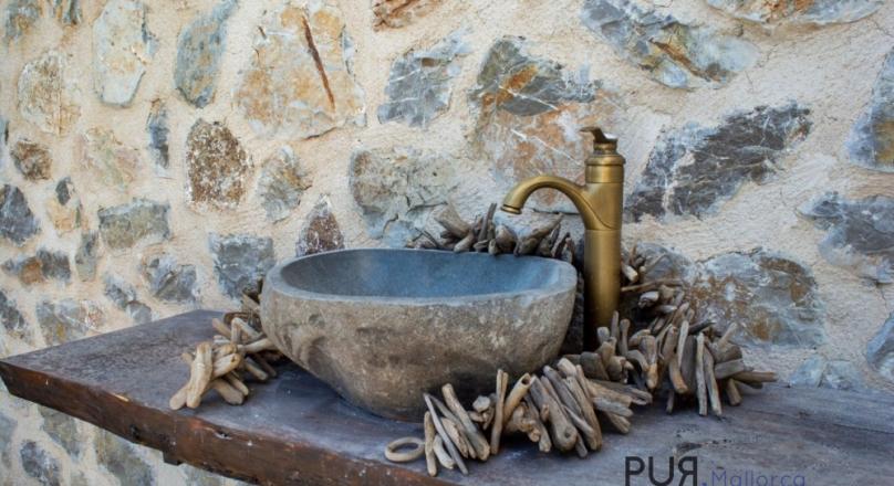 Luxury in the northeast. Finca with lots of space and a lot of sea views.