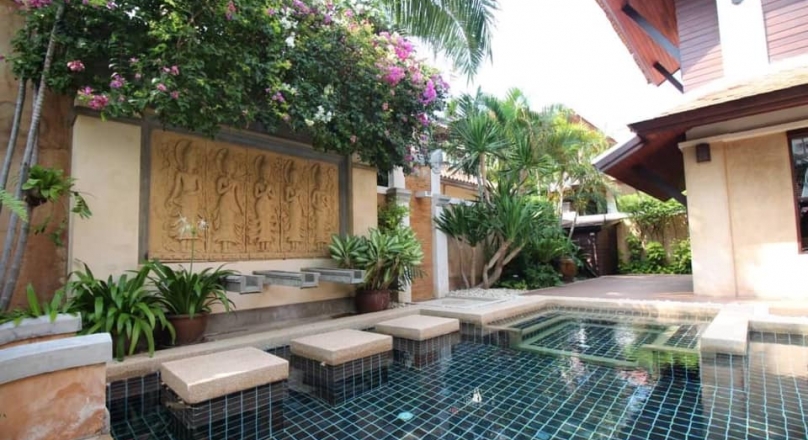 Pool villa for rent and sale