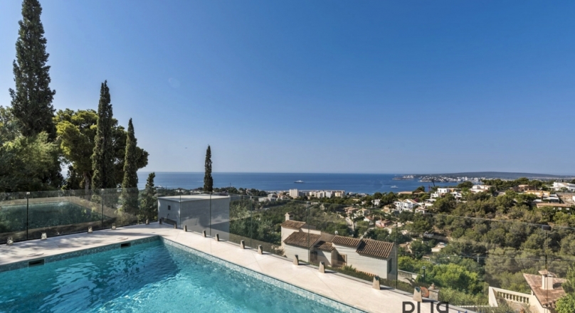 Costa d'en Blaesn. Immediately above portals. With a sea view over the whole bay. Villa.