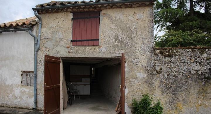 Pretty village house 15 minutes from Valence D'Agen.