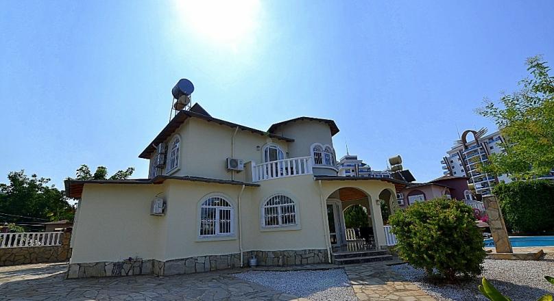 5 BEDROOMS FURNISHED VILLA FOR SALE