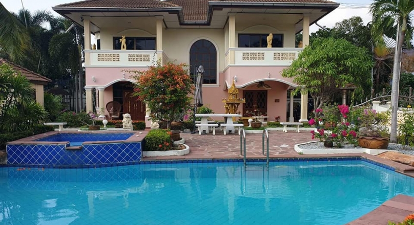 Two storey house for sale in Pattaya.