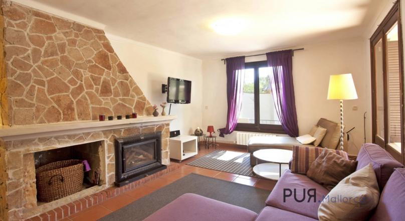 Between Sencelles and Pina. Ruberts. A small finca. With a lot of charm.
