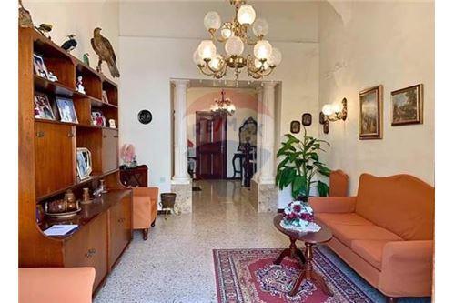 LUQA - TOWNHOUSE