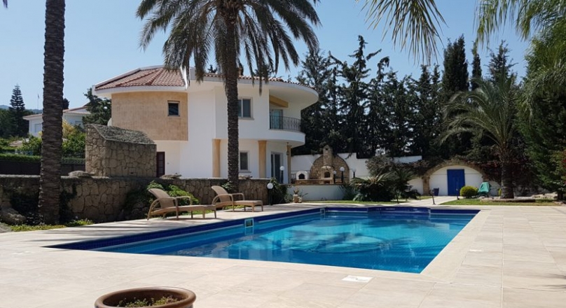 Luxury Villa with 3 + 1 Swimming Pool for sale in Dogankoy, Girne.