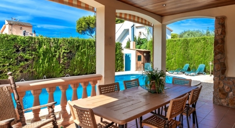 Large house. Bahia Grande. In the quiet south. And easily accessible from Palma.