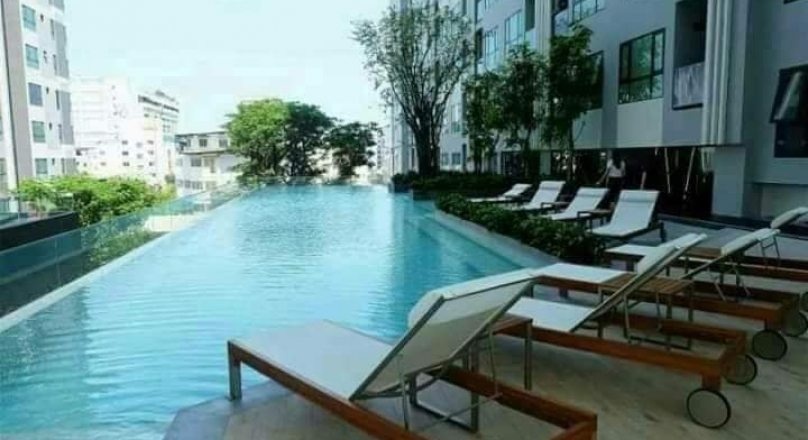 The base Condo for Sale Pool view under thai quota hot price only 3.5 mb