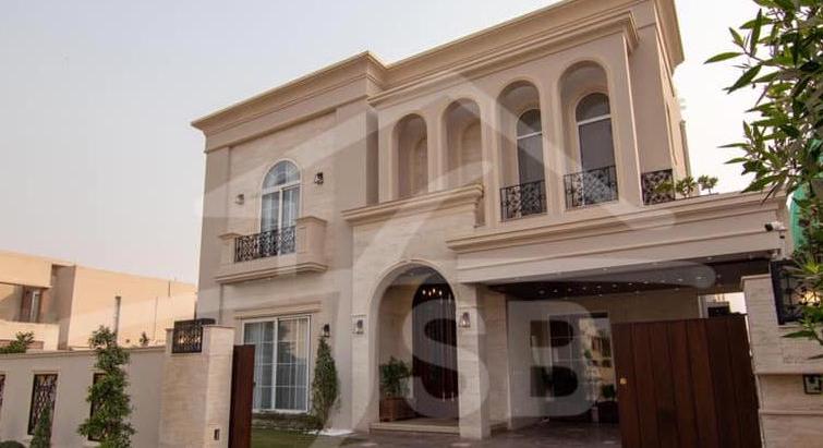 Fully Furnished 1 Kanal Villa in DHA Lahore