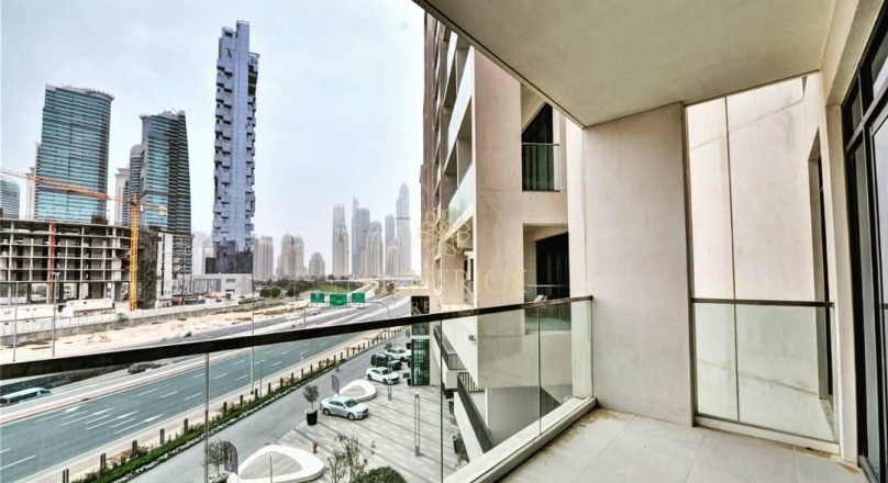 Live in a contemporary apartment in the heart of the emirate!