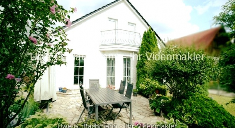 Berlin - Biesdorf: Single-family house for SALE with 4 rooms