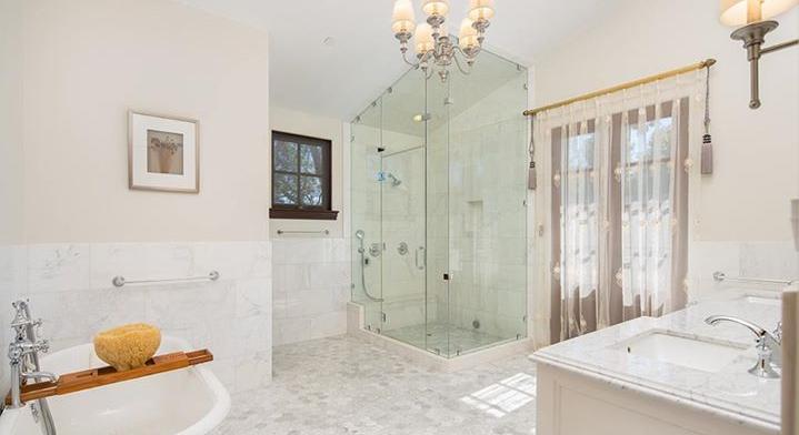 Beverly hills Newer Gated Home