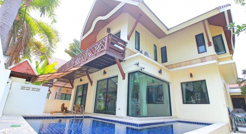 Luxurious pool villa for sale and rent