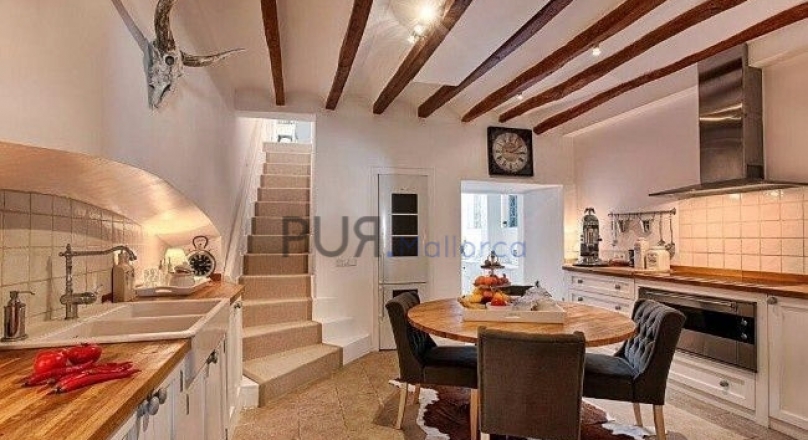 A dream of a townhouse. Renovated at a high quality. A wellness oasis.