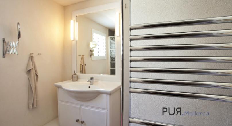Between Sencelles and Pina. Ruberts. A small finca. With a lot of charm.