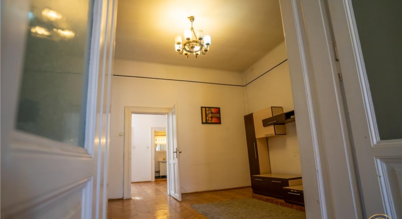 Apartment in villa with elements of collection, Brancoveanu architecture, Central, Brasov