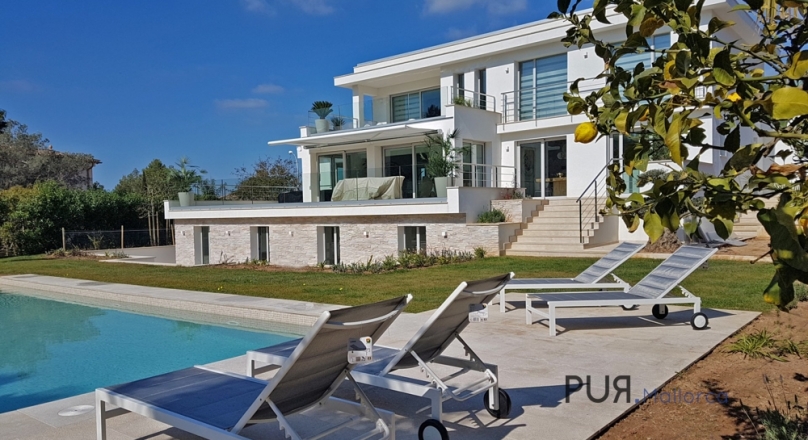 Santa Ponsa. Villa with a lot of style. Completely renovated. High-quality. Minimalist.