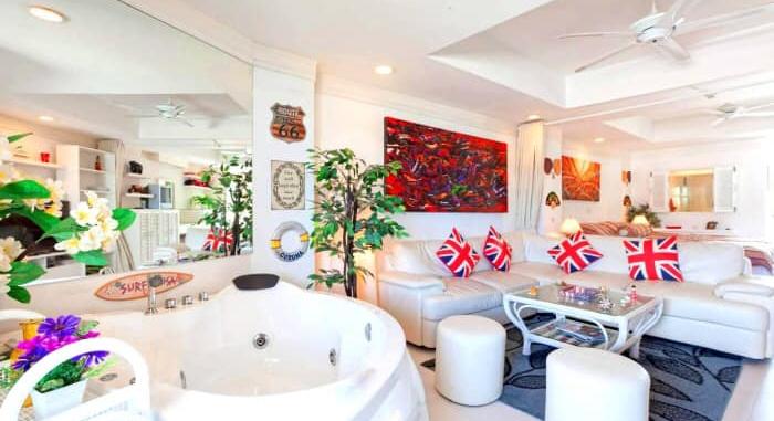 Large, bright and airy studio apartment now fully renovated and beautifully