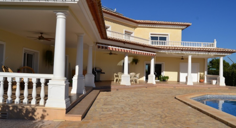 Villa de lujo en venta 5 dormitorios en Denia