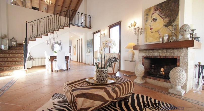 Binissalem. Finca with guest house. A lot of light. Lots of space. In the middle of the famous wine region.