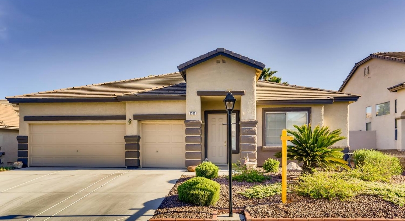 GORGEOUS ONE STORY HOME LOCATED IN THE HIGHLY DESIRABLE GATED COMMUNITY OF APPALOOSA CANYON