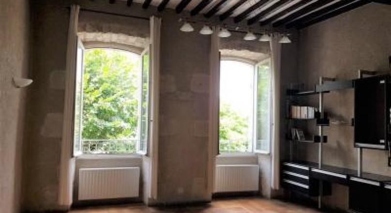 House 9 rooms 242 m² to rent in Lauzerte