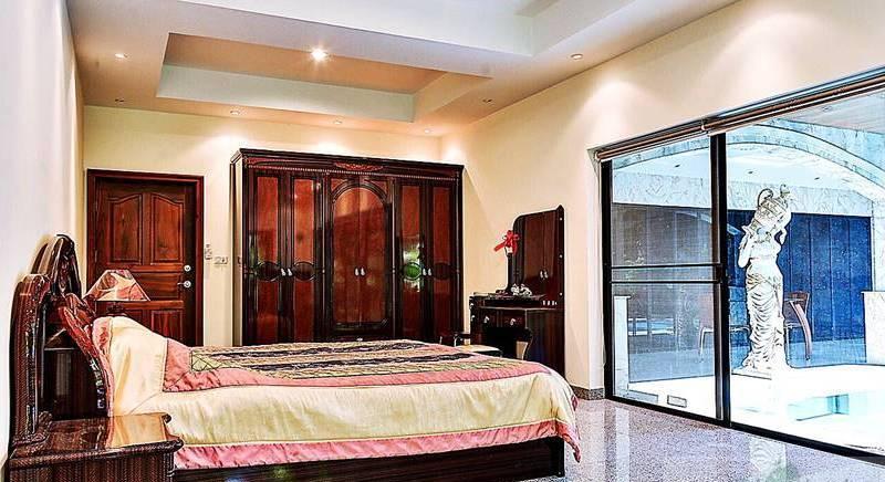 LUXURY POOL VILLA FOR SALE JOMTIEN PARK VILLAS