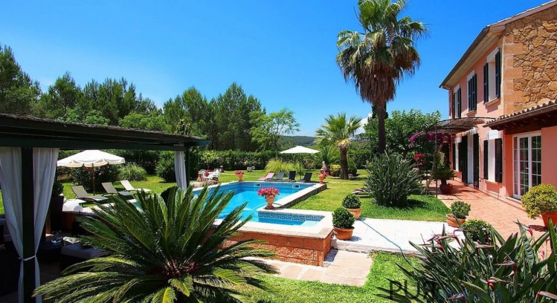 Santa Maria. The slightly different Finca. 10% return possible. Holiday rental license.