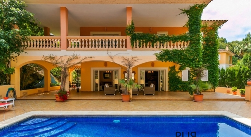 Camp de Mar - Rare opportunity. Quick to strike. Villa with holiday rental license.