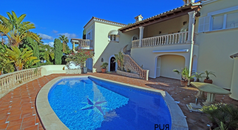 El Classico. Villa with panoramic views. Mallorca feel. Come. Move in.