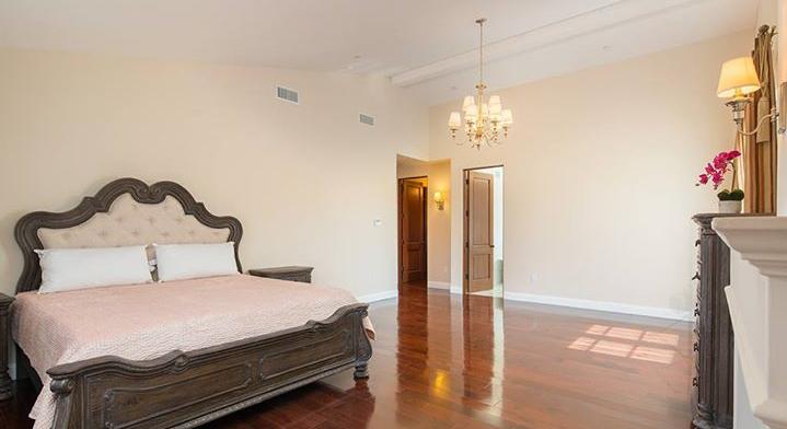 Beverly hills Newer Gated Home