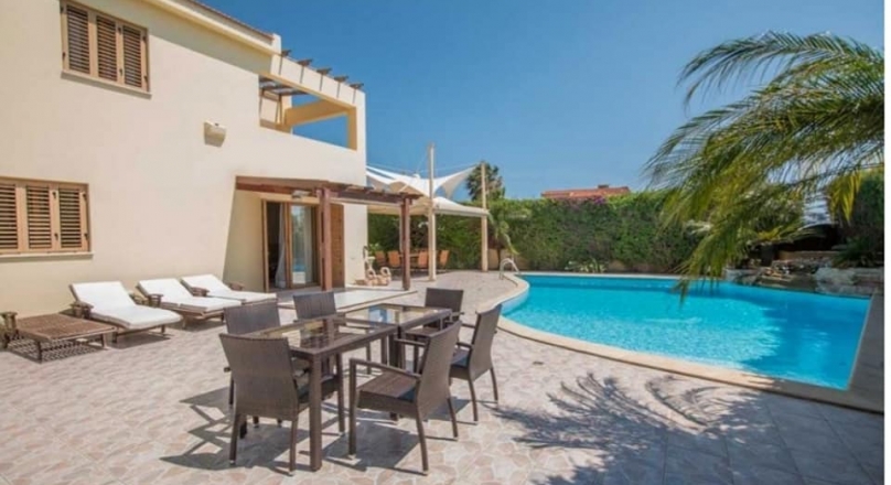 For sale Villa in Ayia Thekla Cyprus