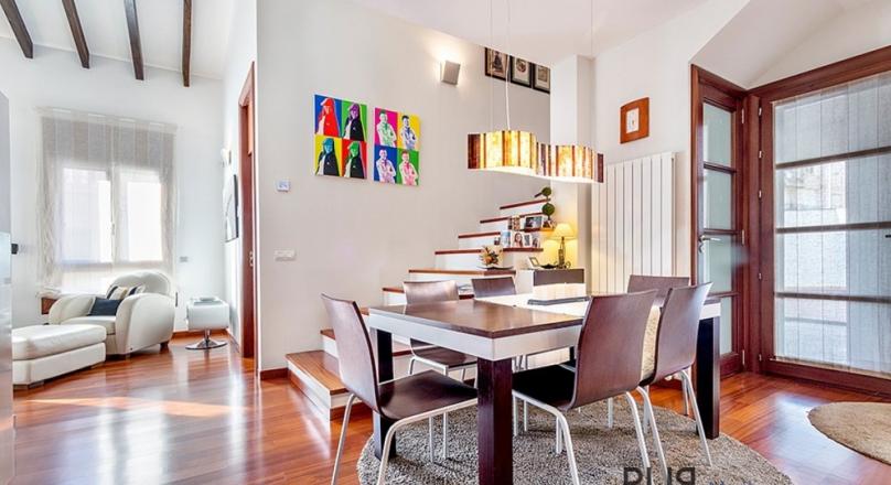 Only 100 meters from the promenade. In El Molinar. Townhouse. Very private.
