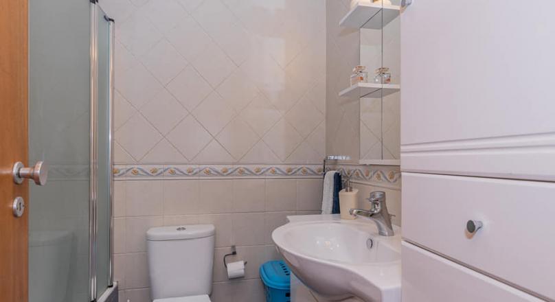 3 bedrooms · 2 bathrooms · Apartment