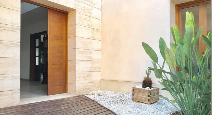 OPPORTUNITY!! SEMINUEVA HOUSE