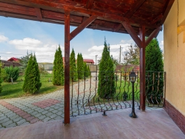 WATCH FILM! Olt Meadow in splendor, waiting to delight!