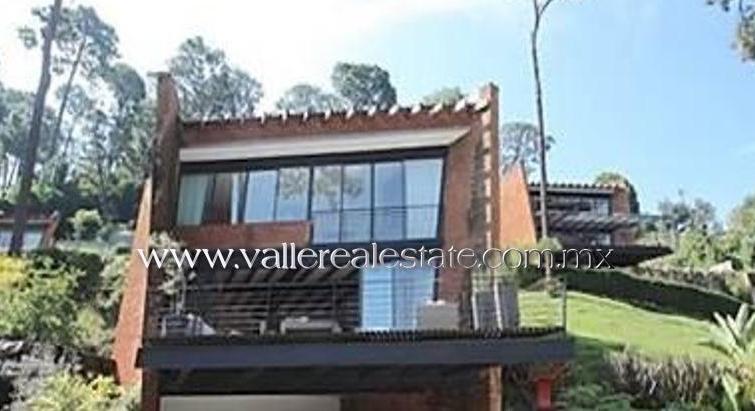 Residence for Sale in Exclusive Condominium in Avándaro.