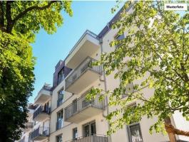 DUISBURG: 8 APARTMENTS with AREA of 754 m2