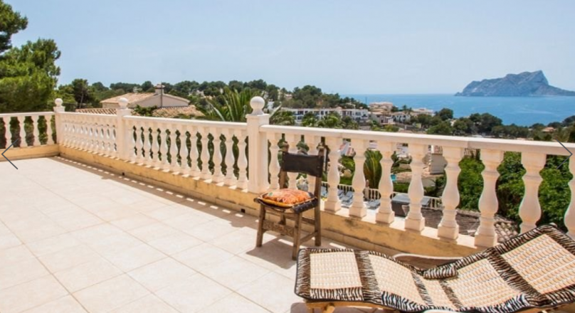 Villa en venta 7 dormitorios con vistas al mar en San Jaime Moraira