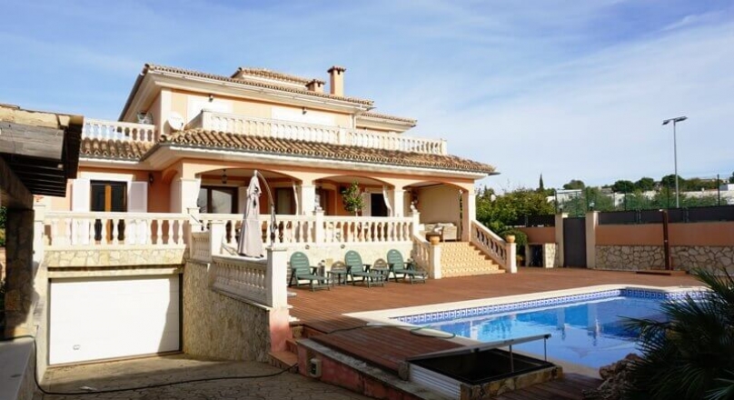 Spacious Mediterranean style villa with swimming pool in Sa Cabaneta